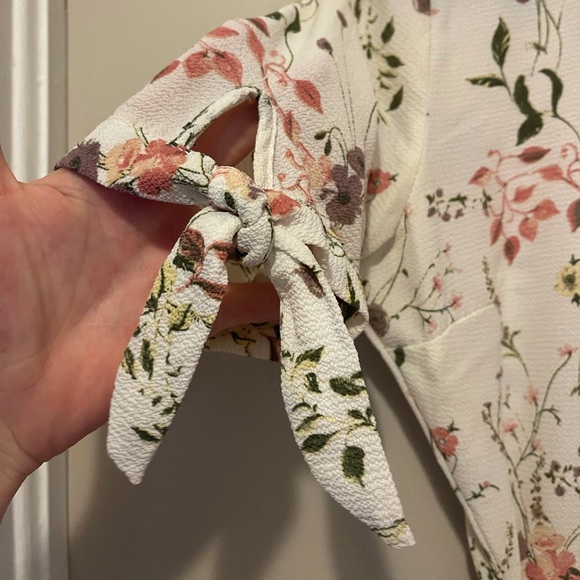 Floral dress - wrap waist - - Picture 4 of 5